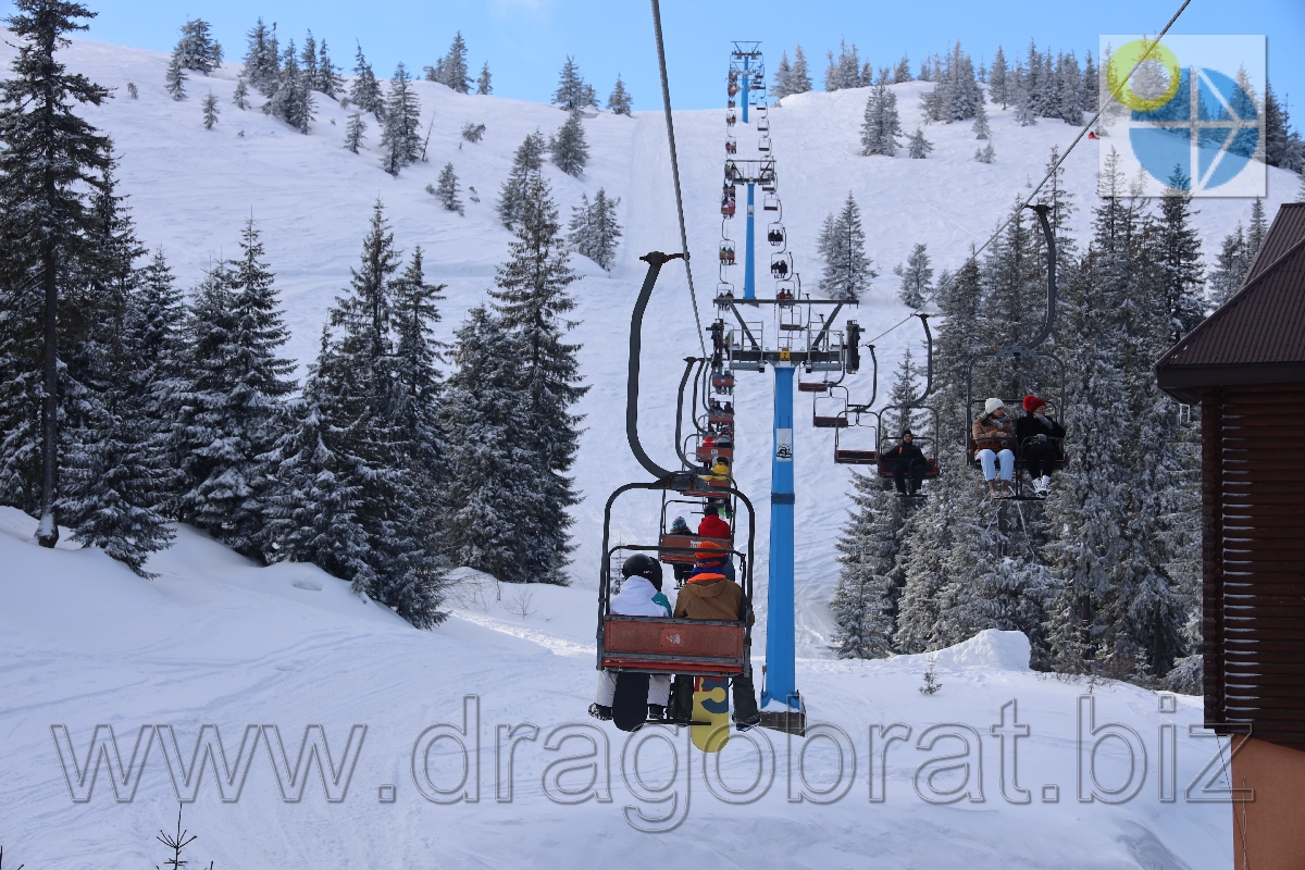 Драгобрат.Крісельний підйомник Карпатська чайка.